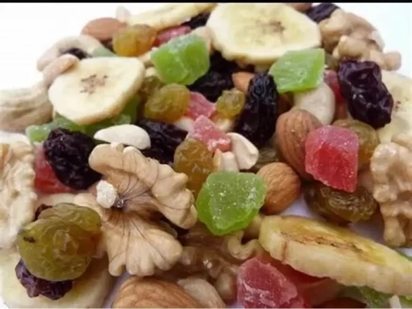 mix-banana-fruta-abrillantada Mix tropical (castañas de cajú, nueces, almendras, maní, pasas de uva, papaya y banana)